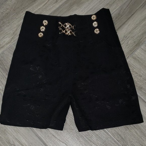 Shorts - Picture 1 of 5